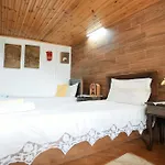 招待所 Alvaro Kadiu 4*