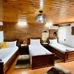 Alvaro Kadiu 4*