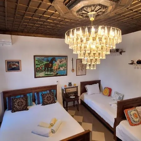 Guest house Alvaro Kadiu 4*