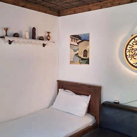 Alvaro Kadiu Guest house 4*