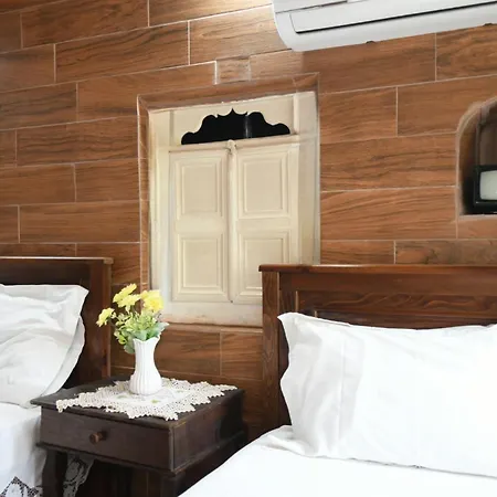 Alvaro Kadiu 4* 베라트