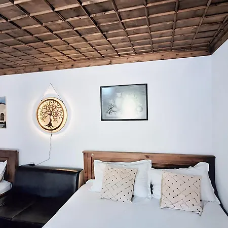 Alvaro Kadiu Guest house Berat