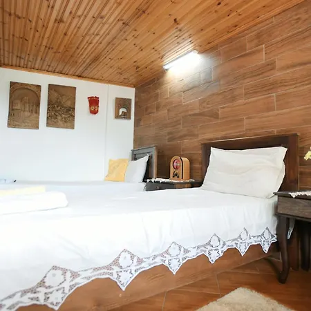 Guest house Alvaro Kadiu *