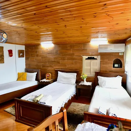 Guest house Alvaro Kadiu *